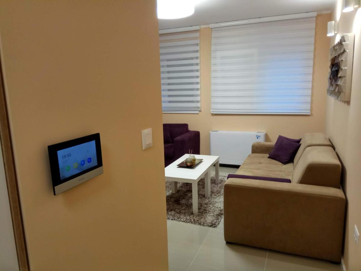 Apartment Cherry Gold Zrenjanin Exterior foto